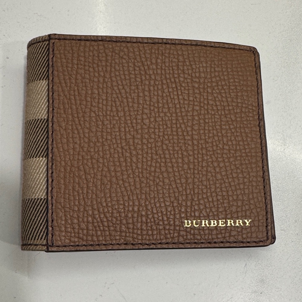 Burberry Tan and Cream Leather Card Holder NWOT